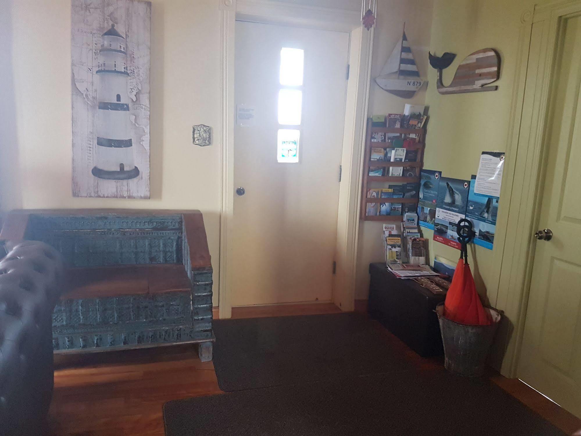 Gite Au Vieux Pommier Tadoussac Bagian luar foto