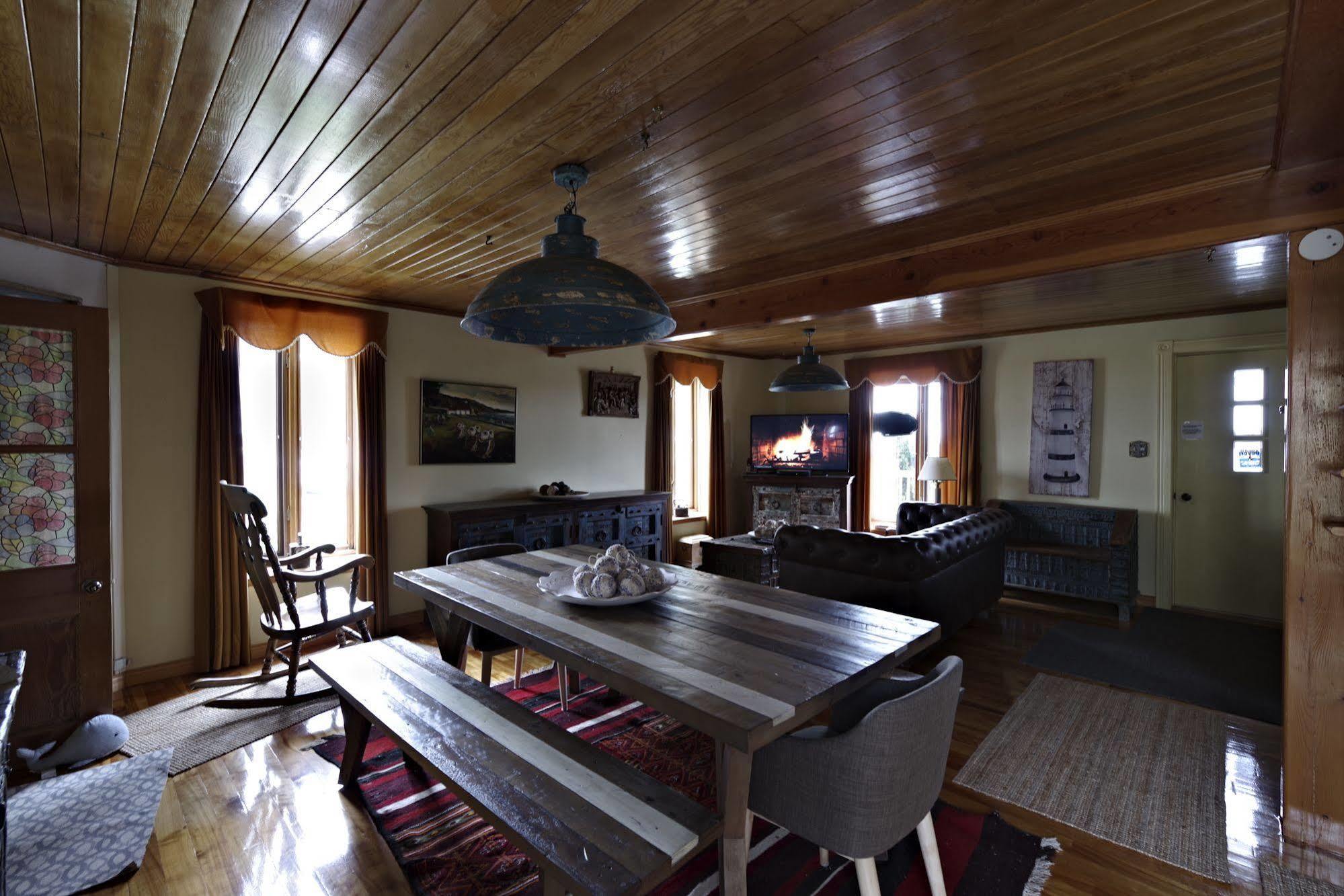 Gite Au Vieux Pommier Tadoussac Bagian luar foto